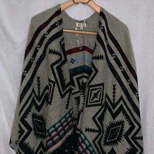 Woven Heart Aztec fringe shawl wrap size s/m
